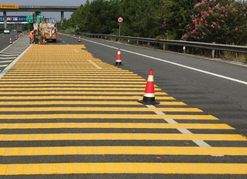 蘇州道路劃線廠家解讀振蕩標(biāo)線與道路標(biāo)線的區(qū)別在哪？