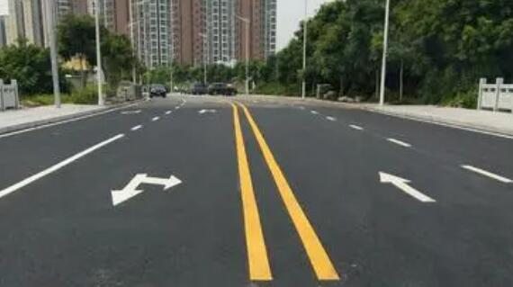 道路交通標(biāo)線寬度的具體尺寸是多少厘米？