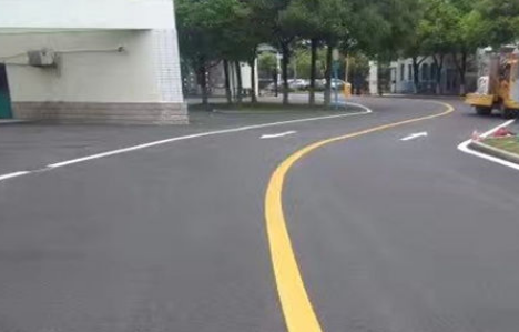 江蘇中穎定制廠區(qū)道路劃線，確保安全高效